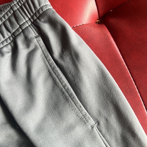 Under Armour YXL Boys Sweatpants - Picture 4 of 5